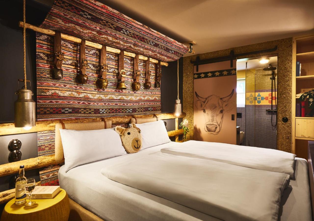 Kuku Hotel *